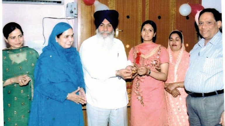 Ms. Navjeet Kaur (Post Basic b.Sc. N) 2009